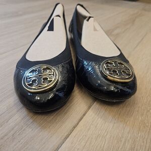 Tory Burch Black Patent Caroline Leather Flats Gold Logo Size 8